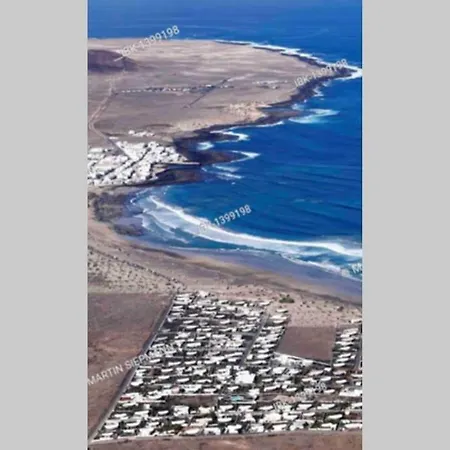 Lia Villa Famara
