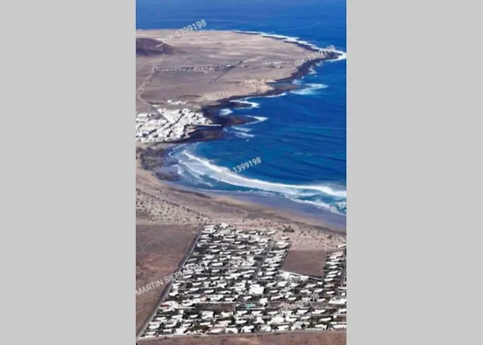 Lía Villa Famara